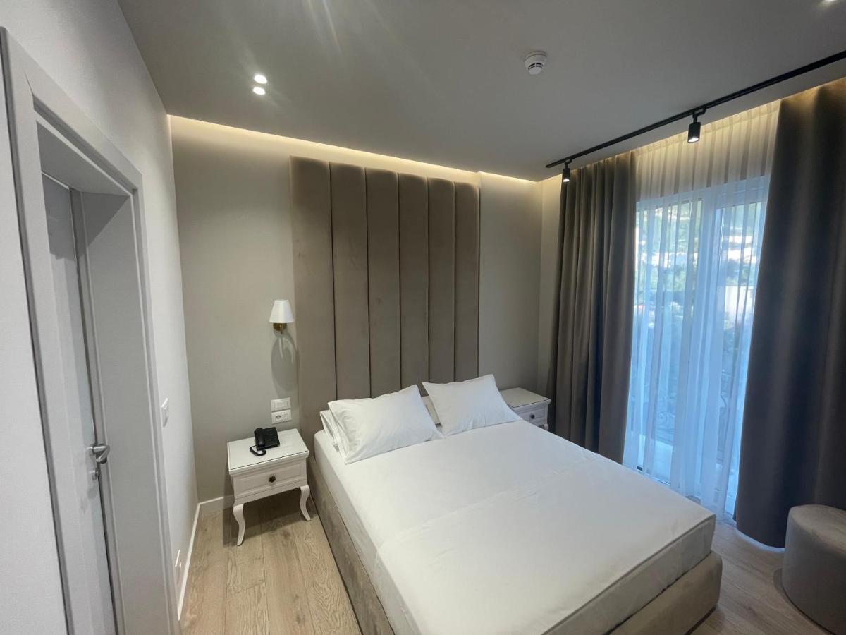 Vlorë Seaside Hotel מראה חיצוני תמונה