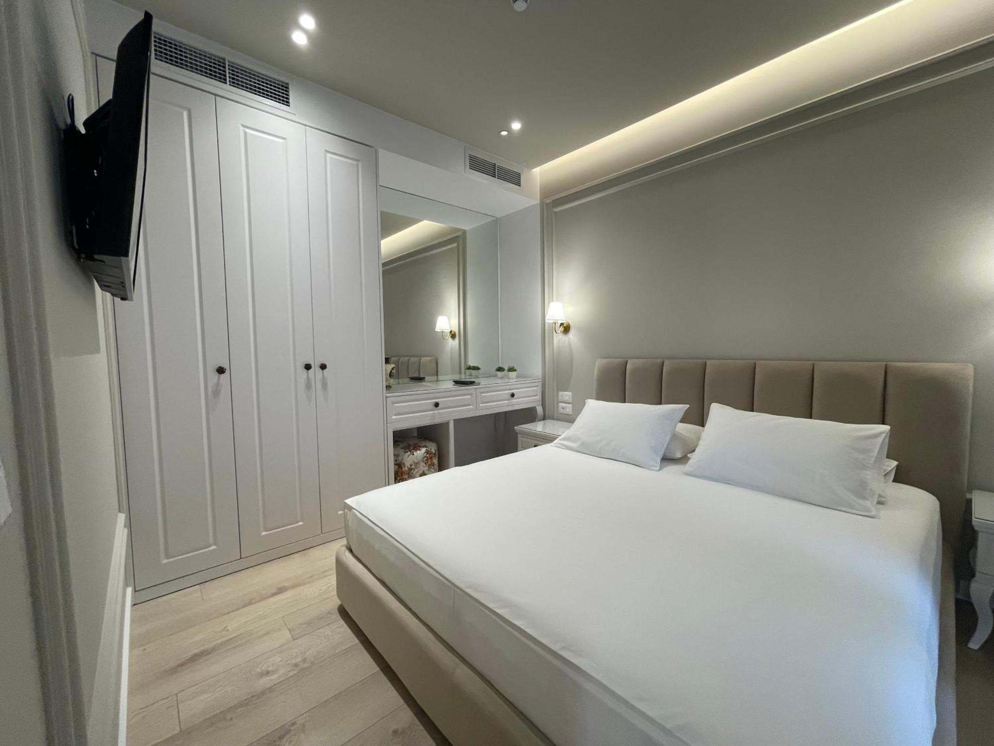 Vlorë Seaside Hotel מראה חיצוני תמונה