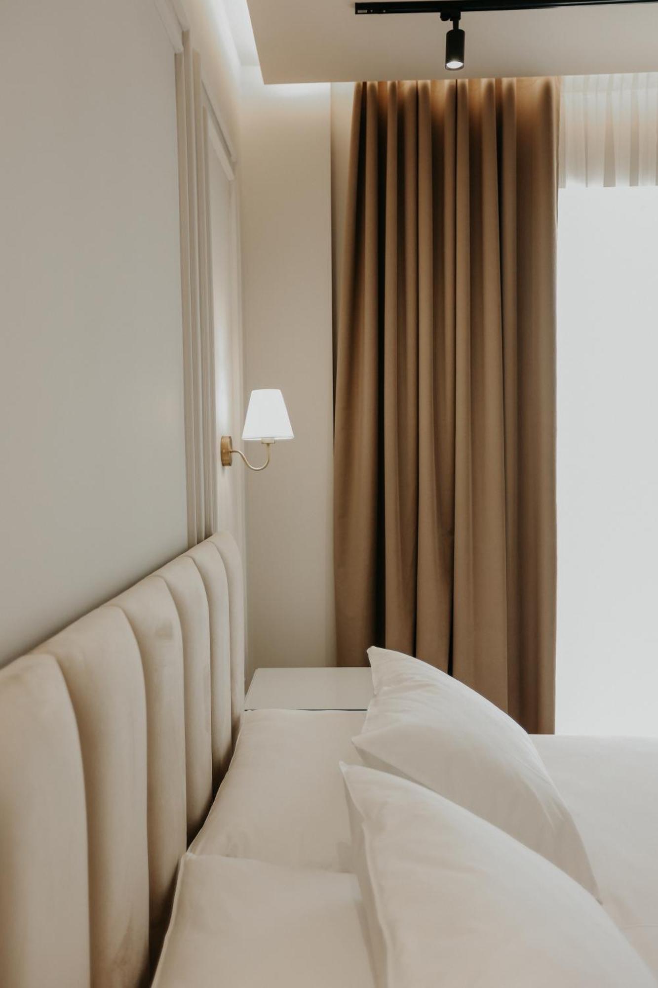 Vlorë Seaside Hotel מראה חיצוני תמונה
