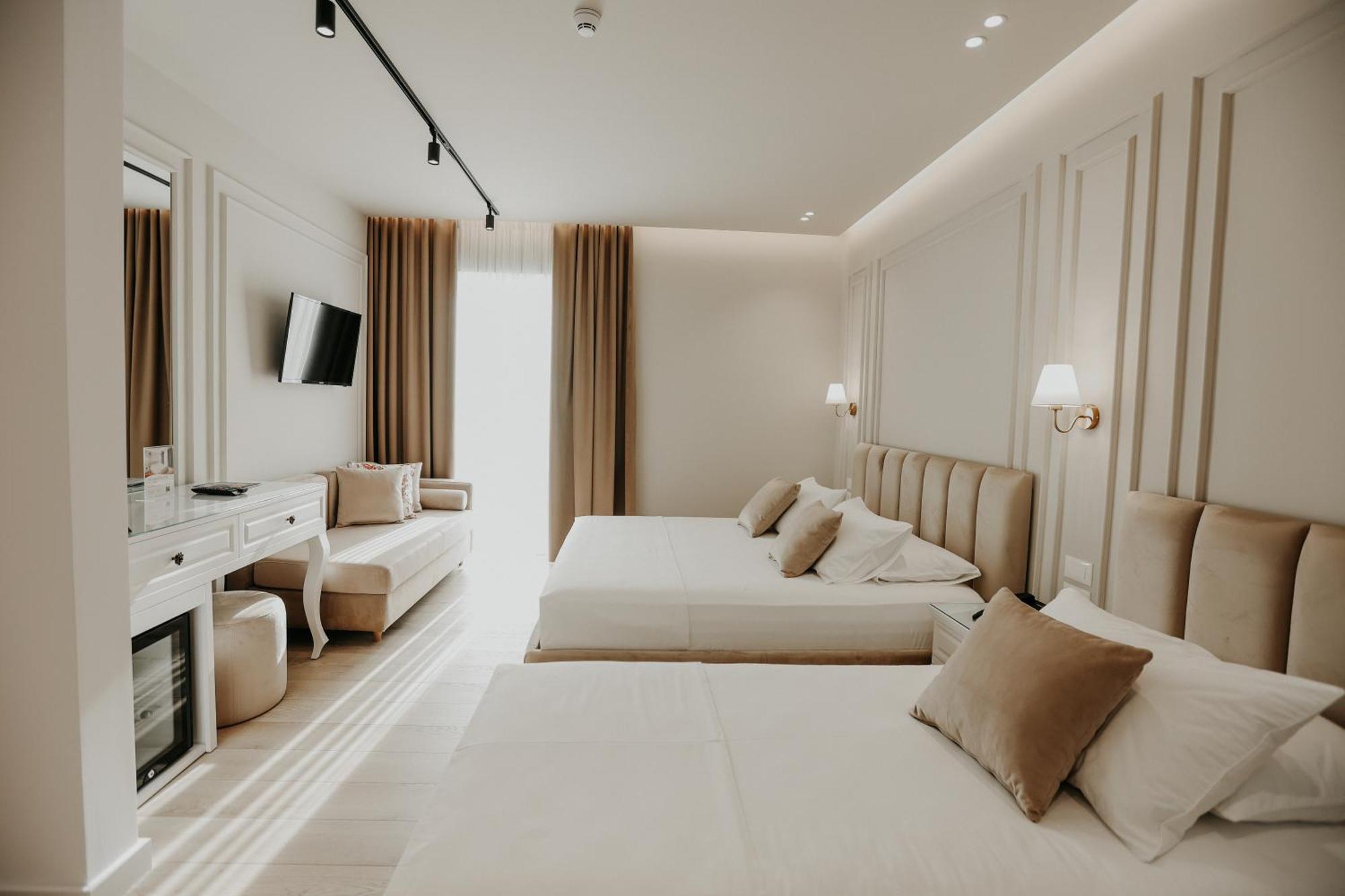 Vlorë Seaside Hotel מראה חיצוני תמונה