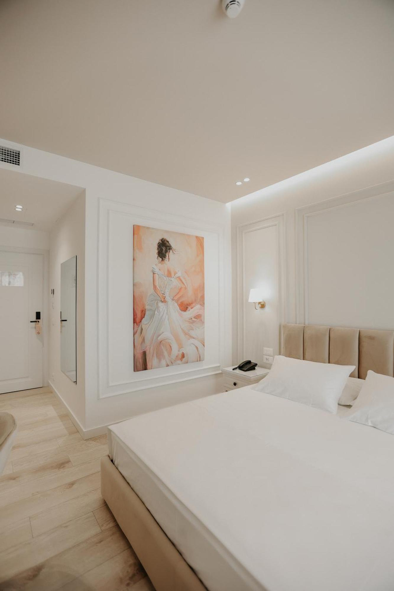 Vlorë Seaside Hotel מראה חיצוני תמונה