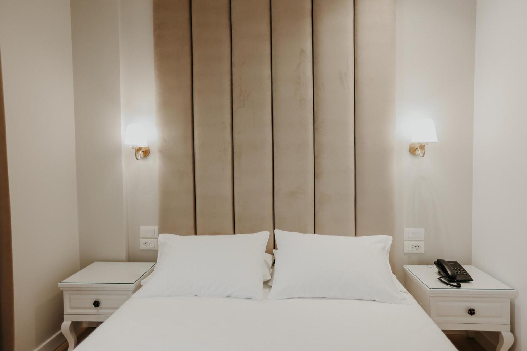 Vlorë Seaside Hotel מראה חיצוני תמונה