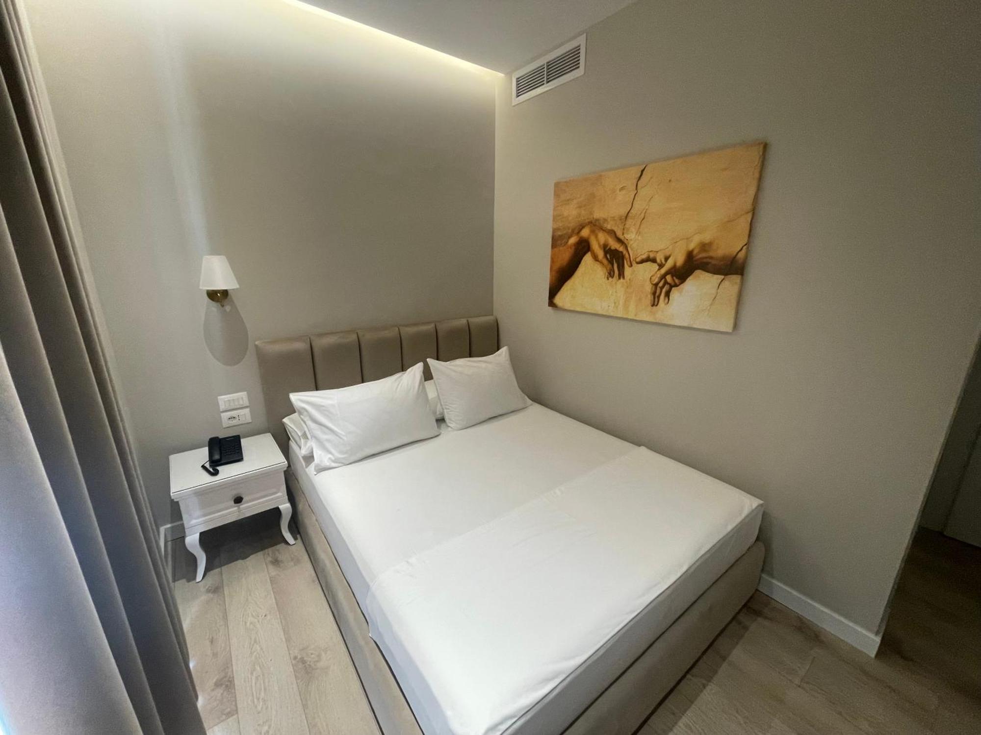Vlorë Seaside Hotel מראה חיצוני תמונה