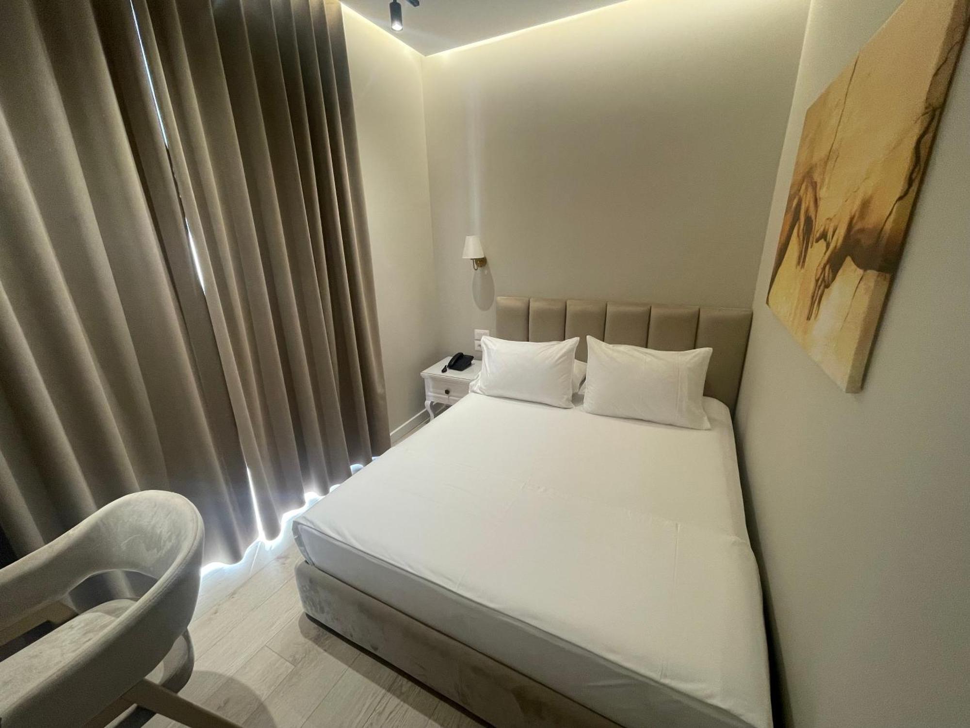 Vlorë Seaside Hotel מראה חיצוני תמונה